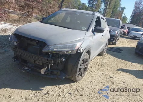 2021 Nissan Kicks Sr Xtronic Cvt z USA, uszkodzony, nr VIN 3N1CP5DV9ML566164